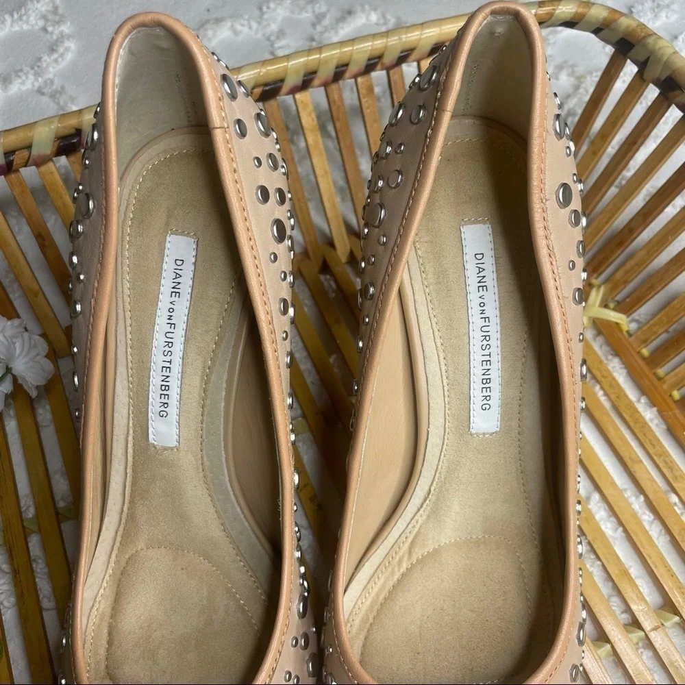 Diana Von Furstenberg Nude Silver Studded Heels sz 7.5